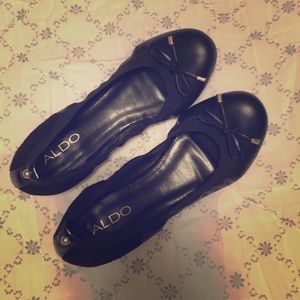 Black Aldo ballet flats